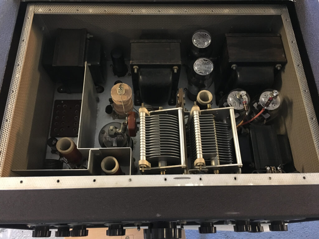 Johnson Viking 1 transmitter insides at MIT flea.agr